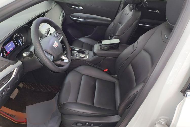 Used Cadillac XT4 2021 28T Two-Wheel Drive Luxury Version Left Front Seat
