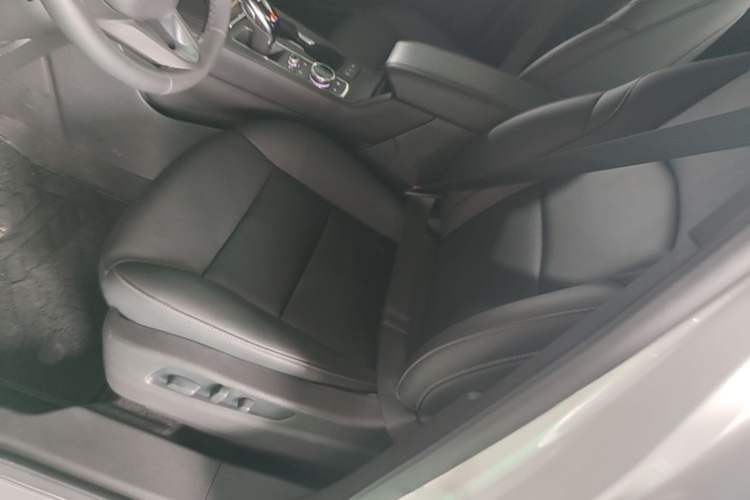 Used Cadillac XT4 2021 28T Two-Wheel Drive Tech Edition Left Front Seat