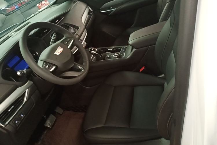 Used Cadillac XT4 2021 28T Two-Wheel Drive Luxury Version Left Front Seat