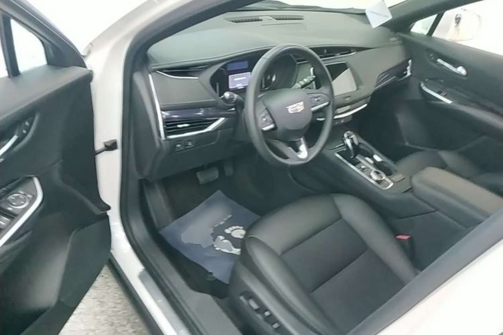 Used Cadillac XT4 2021 28T Two-Wheel Drive Tech Edition Left Front Seat