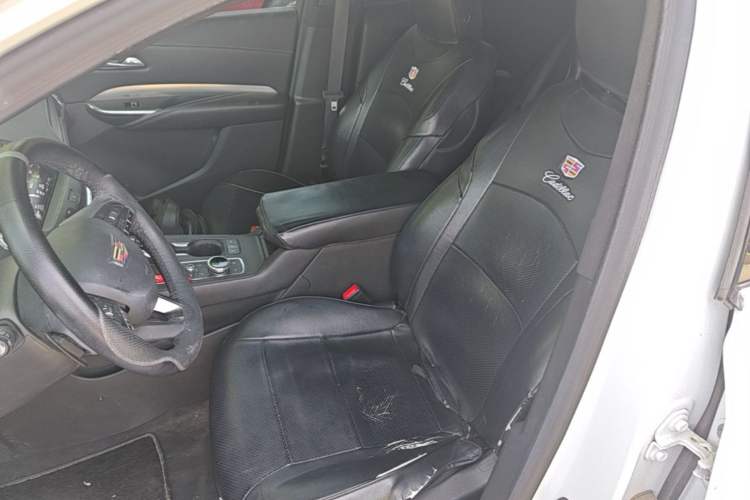 Used Cadillac XT4 2021 28T Two-Wheel Drive Luxury Version Left Front Seat