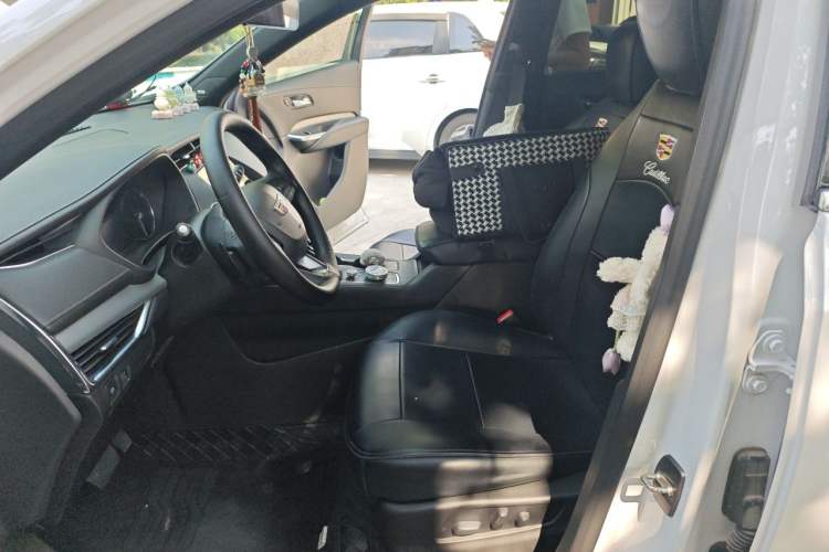 Used Cadillac XT4 2021 28T Two-Wheel Drive Luxury Version Left Front Seat