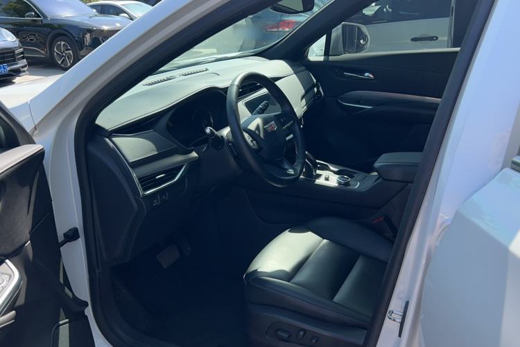 Used Cadillac XT4 2021 28T Two-Wheel Drive Luxury Version Left Front Seat
