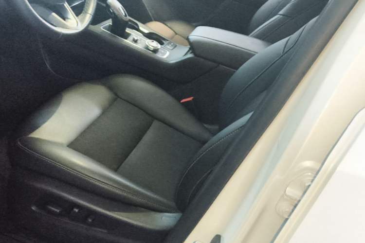 Used Cadillac XT4 2021 28T Two-Wheel Drive Tech Edition Left Front Seat