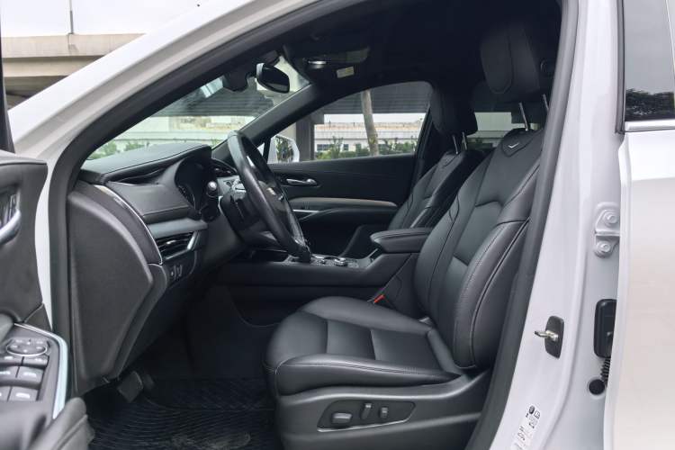 Used Cadillac XT4 2021 28T Two-Wheel Drive Luxury Version Left Front Seat
