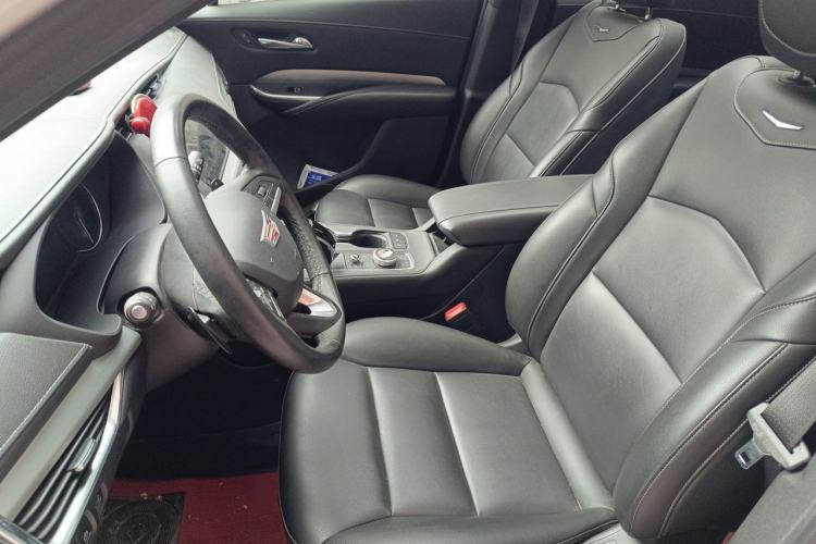 Used Cadillac XT4 2021 28T Two-Wheel Drive Luxury Version Left Front Seat