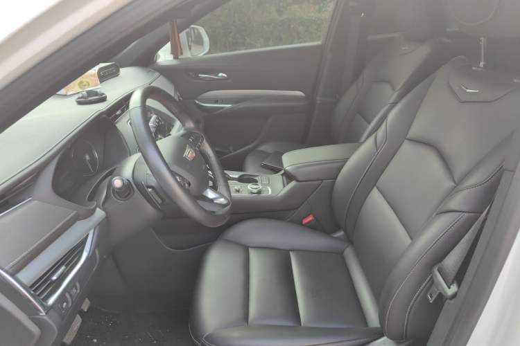 Used Cadillac XT4 2021 28T Two-Wheel Drive Luxury Version Left Front Seat