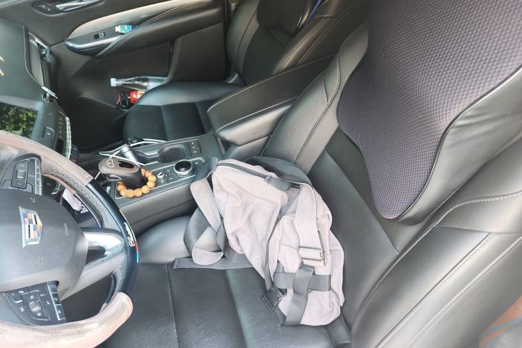 Used Cadillac XT4 2021 28T Two-Wheel Drive Luxury Version Left Front Seat