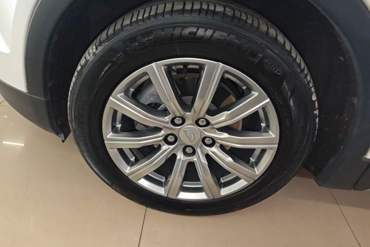 Used Cadillac XT4 2021 28T Two-Wheel Drive Leading Version Left Front Wheel Hub