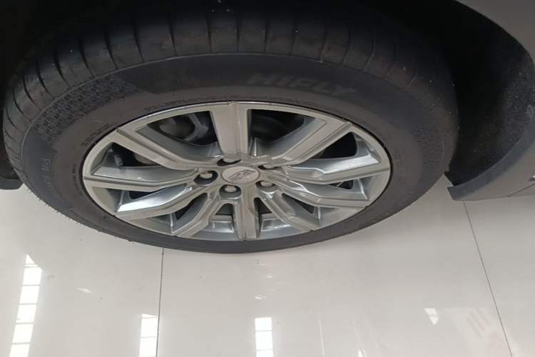 Used Cadillac XT4 2021 28T Two-Wheel Drive Leading Version Left Front Wheel Hub