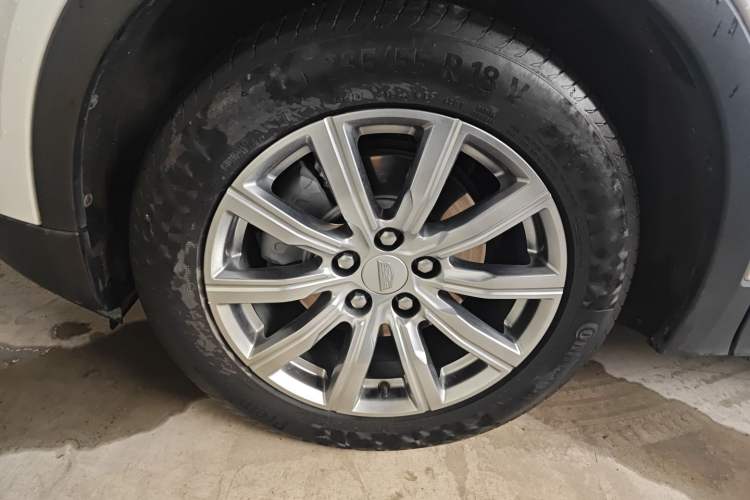 Used Cadillac XT4 2021 28T Two-Wheel Drive Leading Version Left Front Wheel Hub