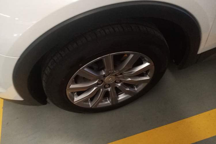 Used Cadillac XT4 2021 28T Two-Wheel Drive Luxury Version Left Front Wheel Hub