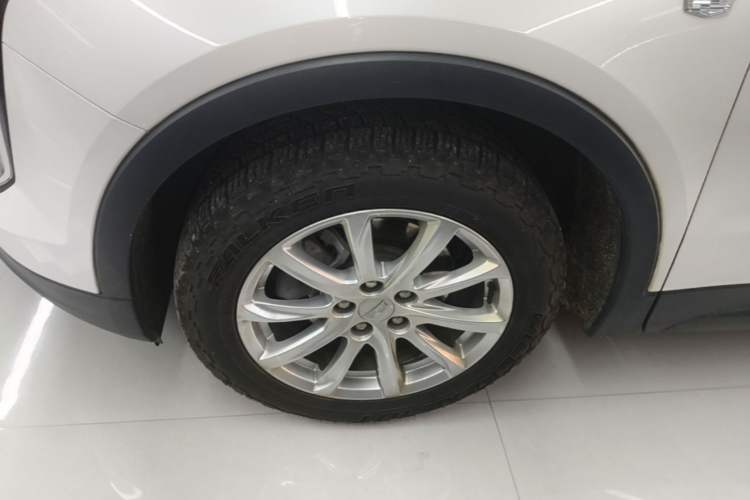 Used Cadillac XT4 2021 28T Two-Wheel Drive Tech Edition Left Front Wheel Hub