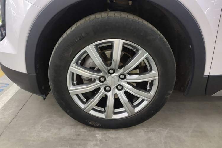 Used Cadillac XT4 2021 28T Two-Wheel Drive Leading Version Left Front Wheel Hub