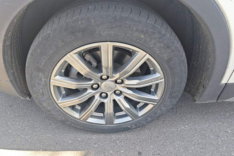 Used Cadillac XT4 2021 28T Two-Wheel Drive Luxury Version Left Front Wheel Hub