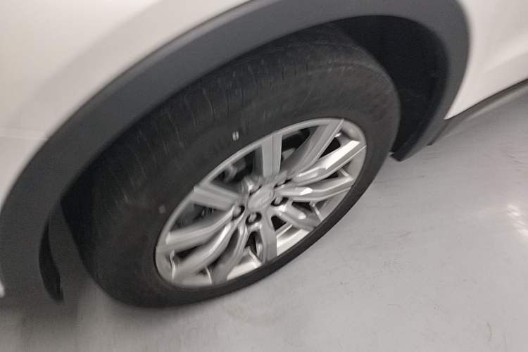 Used Cadillac XT4 2021 28T Two-Wheel Drive Leading Version Left Front Wheel Hub