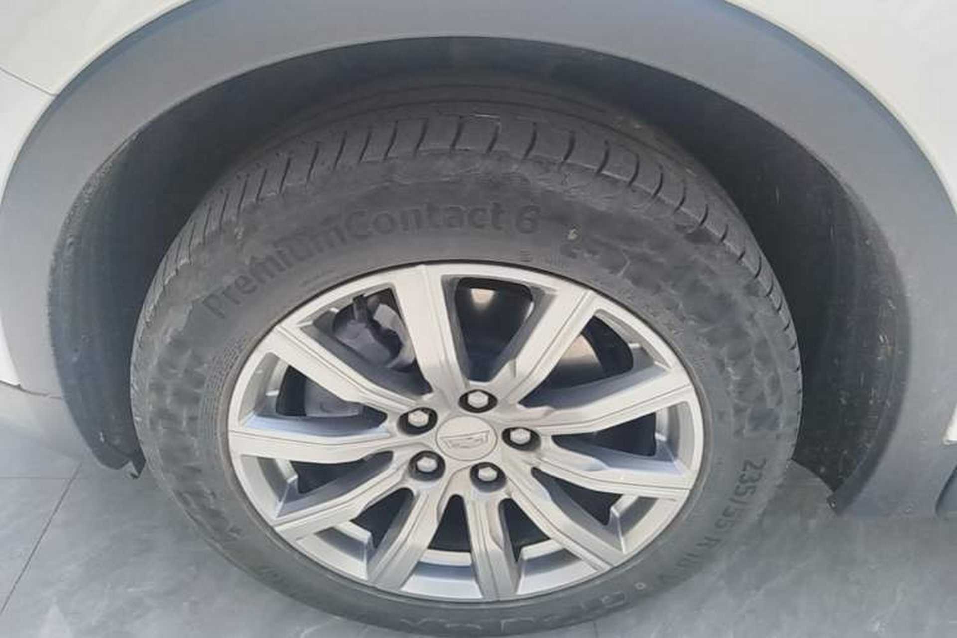 Used Cadillac XT4 2021 28T Two-Wheel Drive Leading Version Left Front Wheel Hub