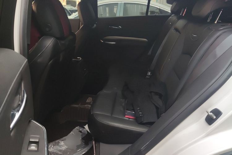 Used Cadillac XT4 2021 28T Two-Wheel Drive Luxury Version Left Rear Seat