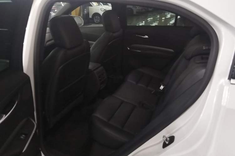 Used Cadillac XT4 2021 28T Two-Wheel Drive Leading Version Left Rear Seat