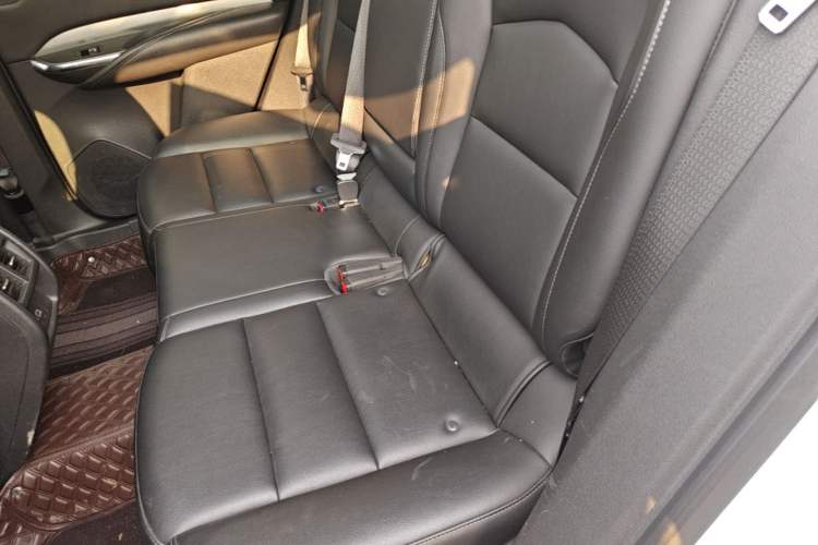 Used Cadillac XT4 2021 28T Two-Wheel Drive Leading Version Left Rear Seat