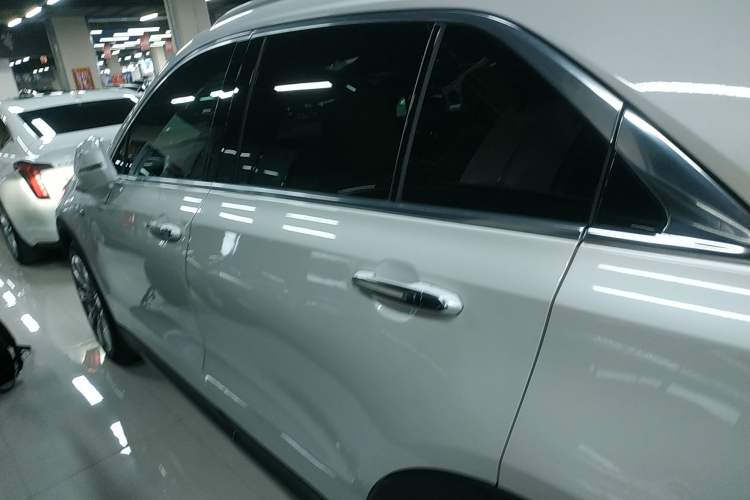 Used Cadillac XT4 2021 28T Four-Wheel Drive Platinum Edition Left Side