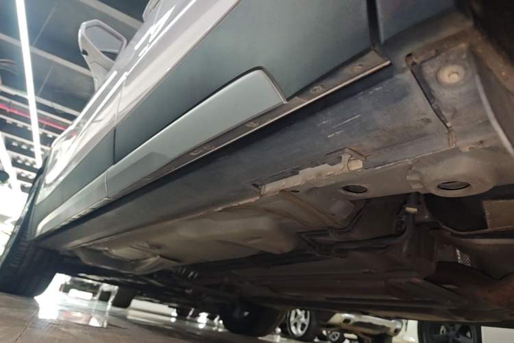 Used Cadillac XT4 2021 28T Two-Wheel Drive Leading Version Left Side Sill