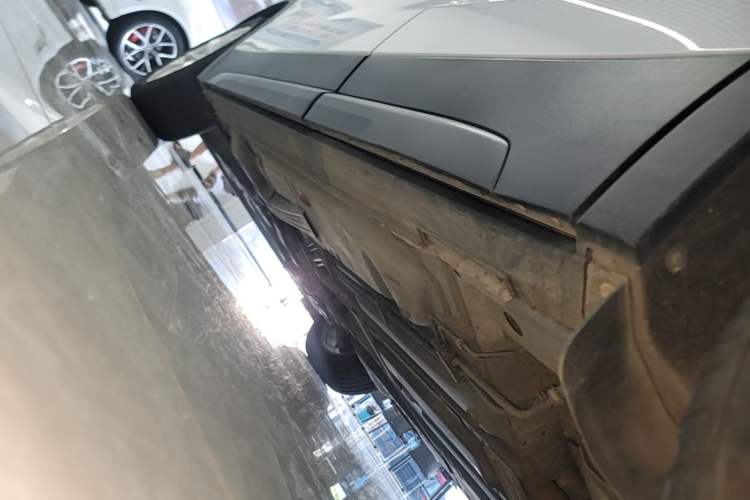 Used Cadillac XT4 2021 28T Two-Wheel Drive Tech Edition Left Side Sill