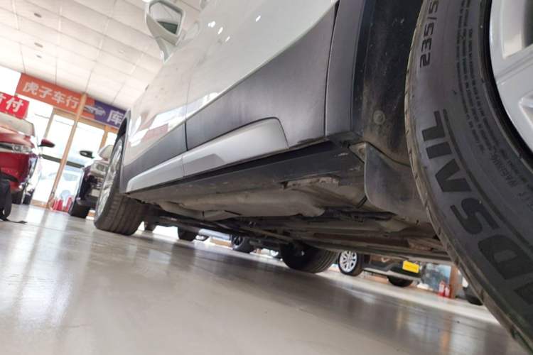 Used Cadillac XT4 2021 28T Two-Wheel Drive Luxury Version Left Side Sill