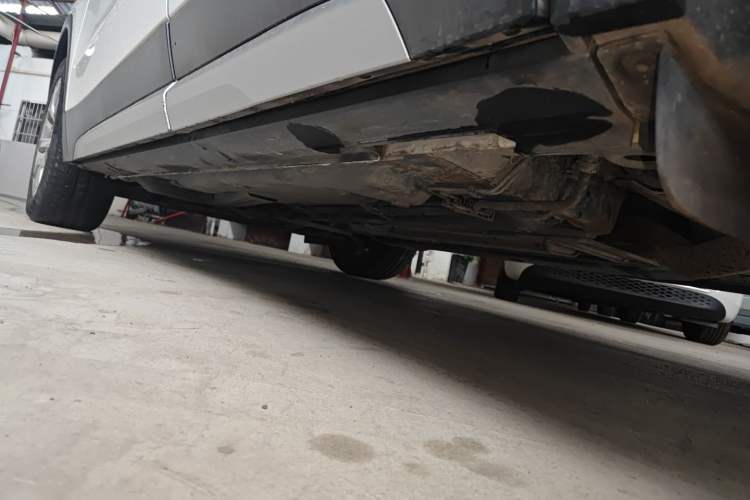Used Cadillac XT4 2021 28T Two-Wheel Drive Leading Version Left Side Sill