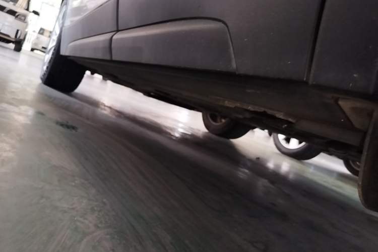 Used Cadillac XT4 2021 28T Two-Wheel Drive Tech Edition Left Side Sill