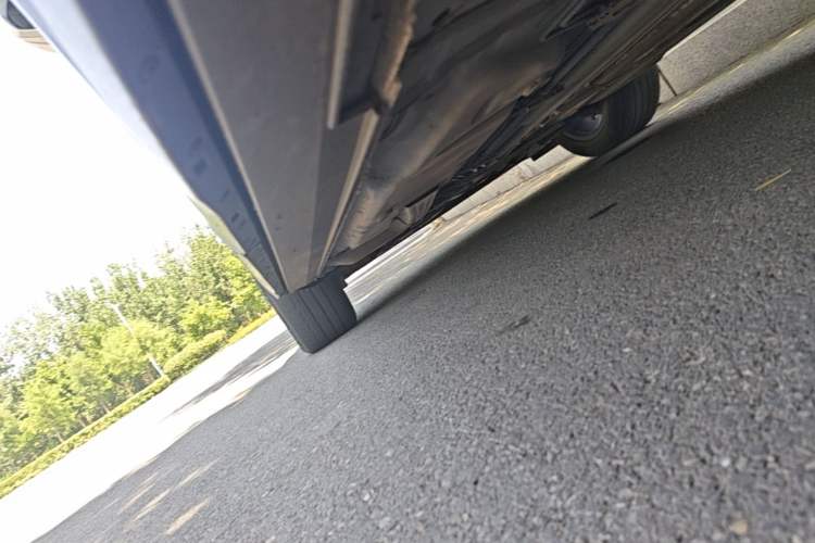 Used Cadillac XT4 2021 28T Two-Wheel Drive Luxury Version Left Side Sill