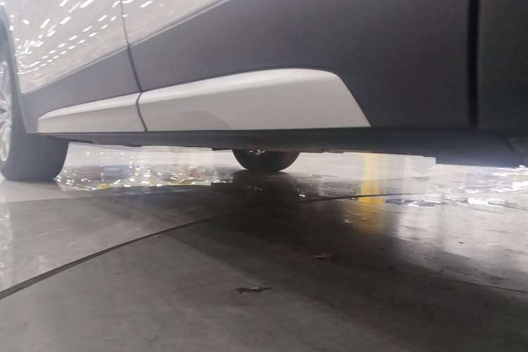 Used Cadillac XT4 2021 28T Two-Wheel Drive Leading Version Left Side Sill