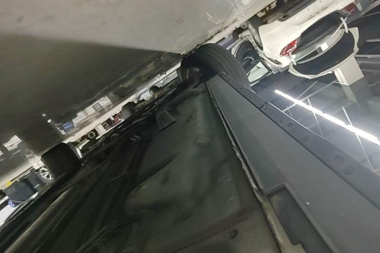 Used Cadillac XT4 2021 28T Two-Wheel Drive Tech Edition Left Side Sill