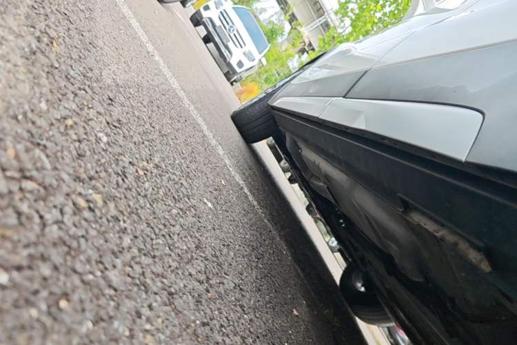 Used Cadillac XT4 2021 28T Two-Wheel Drive Leading Version Left Side Sill