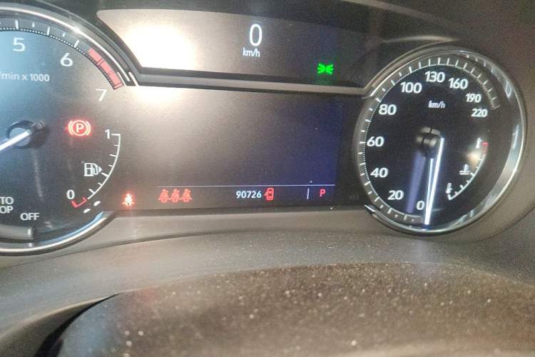 Used Cadillac XT4 2021 28T Two-Wheel Drive Tech Edition Odometer Close Up