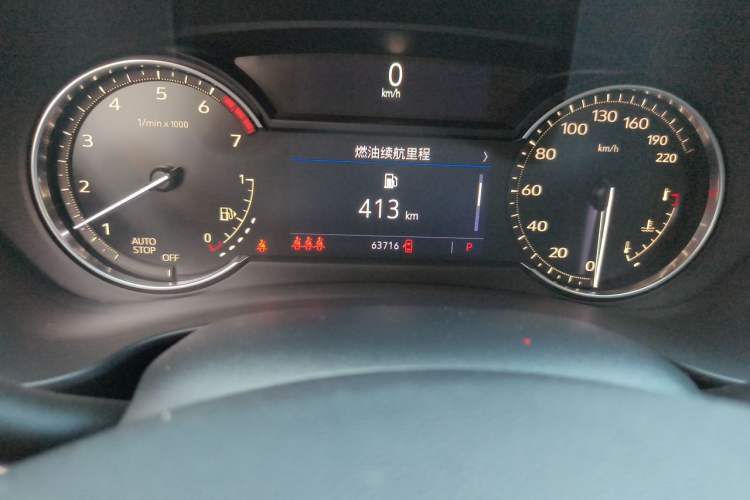 Used Cadillac XT4 2021 28T Two-Wheel Drive Leading Version Odometer Close Up