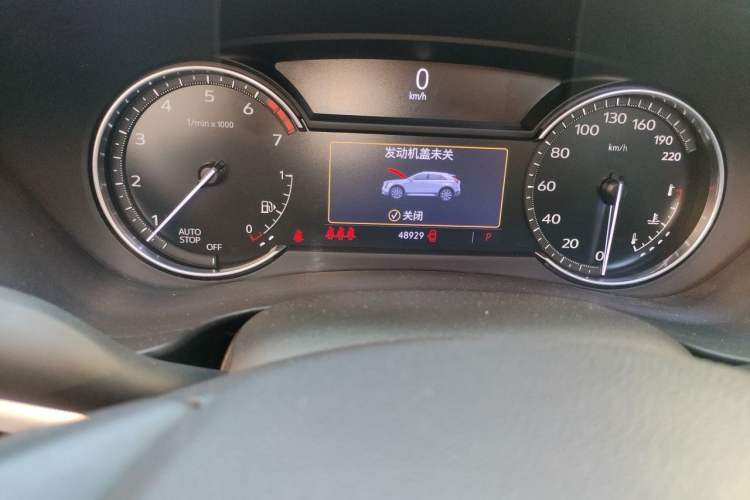 Used Cadillac XT4 2021 28T Two-Wheel Drive Leading Version Odometer Close Up