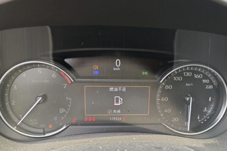 Used Cadillac XT4 2021 28T Two-Wheel Drive Tech Edition Odometer Close Up