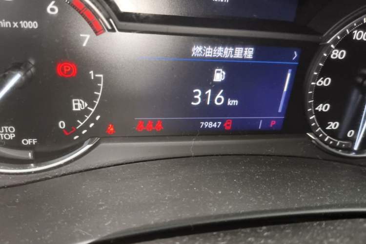 Used Cadillac XT4 2021 28T Two-Wheel Drive Leading Version Odometer Close Up