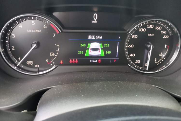 Used Cadillac XT4 2021 28T Two-Wheel Drive Luxury Version Odometer Close Up