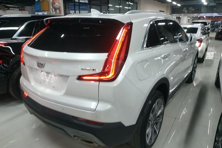 Used Cadillac XT4 2021 28T Four-Wheel Drive Platinum Edition Rear Right 45 Deg