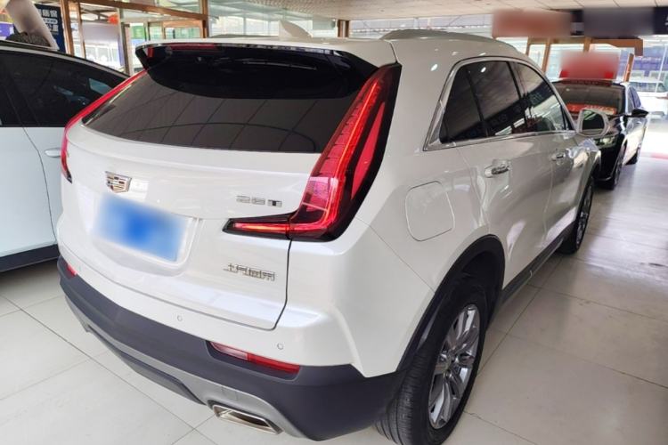 Used Cadillac XT4 2021 28T Two-Wheel Drive Luxury Version Rear Right 45 Deg