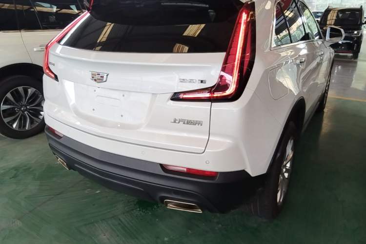 Used Cadillac XT4 2021 28T Two-Wheel Drive Tech Edition Rear Right 45 Deg