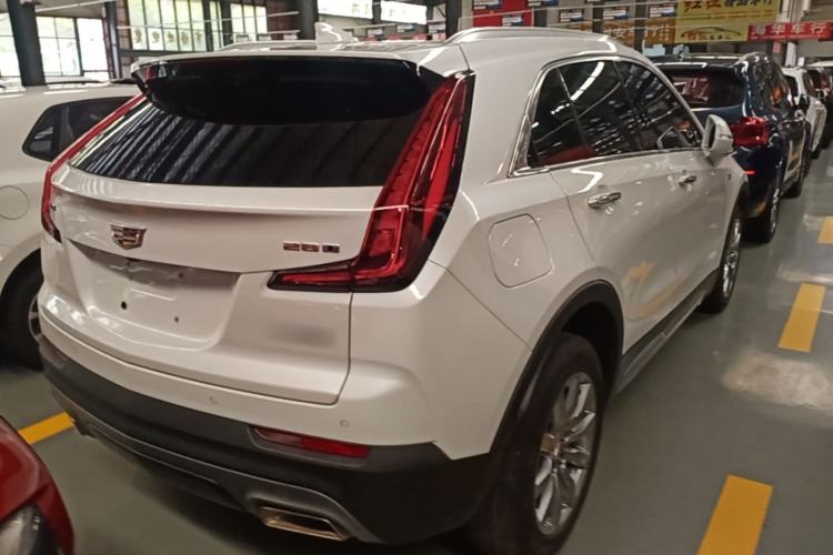 Used Cadillac XT4 2021 28T Two-Wheel Drive Luxury Version Rear Right 45 Deg
