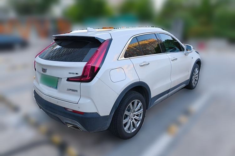 Used Cadillac XT4 2021 28T Two-Wheel Drive Luxury Version Rear Right 45 Deg