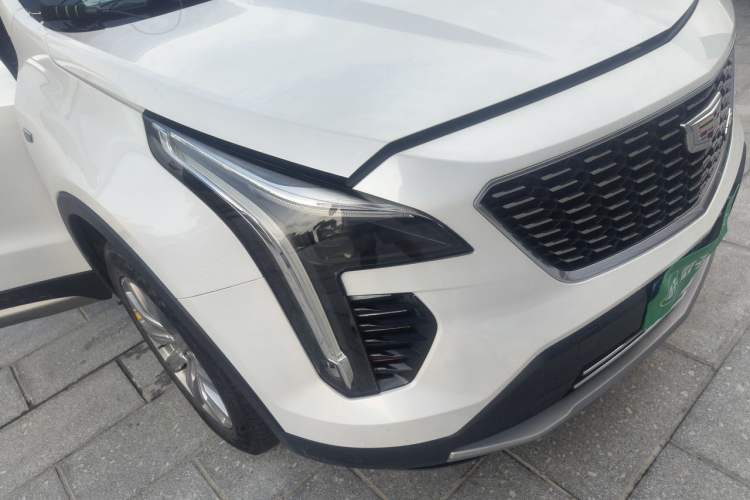 Used Cadillac XT4 2021 28T Two-Wheel Drive Leading Version Right Front Headlight