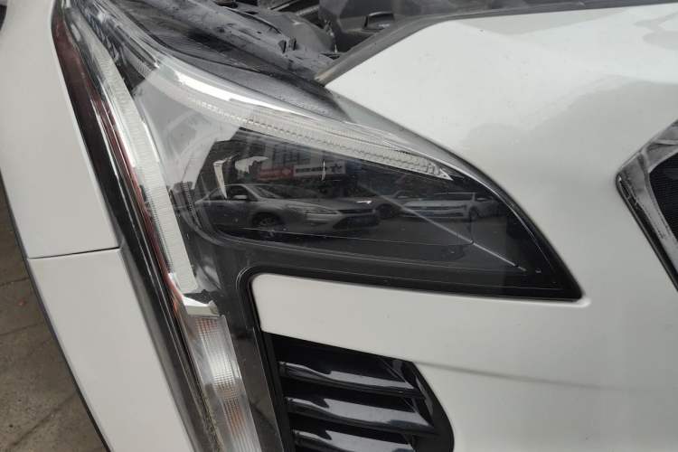 Used Cadillac XT4 2021 28T Two-Wheel Drive Tech Edition Right Front Headlight