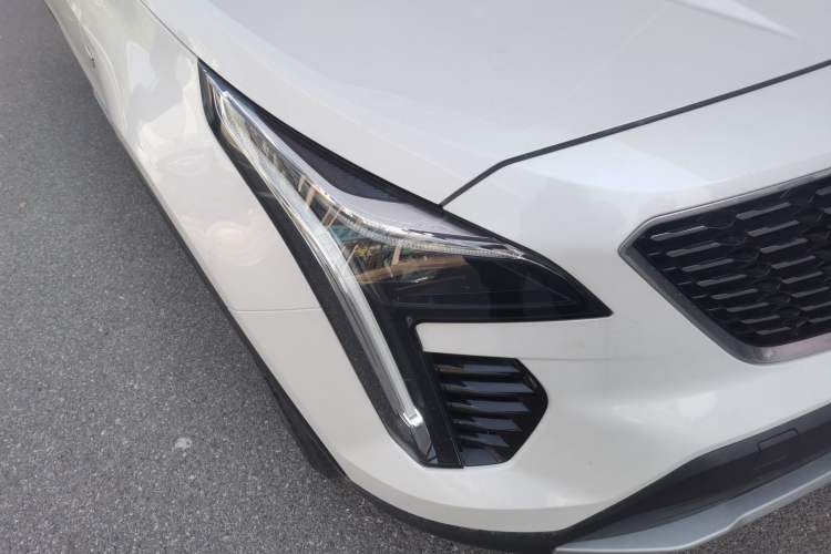 Used Cadillac XT4 2021 28T Two-Wheel Drive Luxury Version Right Front Headlight