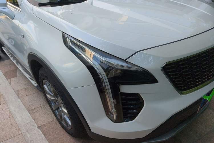 Used Cadillac XT4 2021 28T Two-Wheel Drive Leading Version Right Front Headlight
