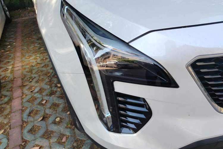 Used Cadillac XT4 2021 28T Two-Wheel Drive Leading Version Right Front Headlight